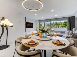 SEA VIEW I POOL I PRIVATE GARAGE I WI-FI I GRILL I WINE l COFFEE