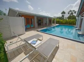 Villa charmante à Le Lamentin avec piscine