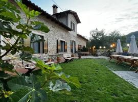 Spacious House in Ogassa with Terrace and BBQ, Hotel in Ogassa