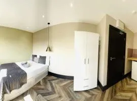 Luxury studios next to attractions