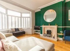 Charming Getaway - 3BR Home in the Heart of Chester