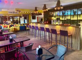 Tiki Taka Hostel & Pub