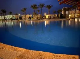 Luxurious 3BR Chalet Aqua Park View Amwaj