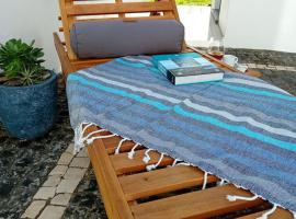 Casa and Company - Azorean Boutique House - Unique Heritage Property near ocean, parkol&oacute;val rendelkező hotel Santa Cruz da Graciosa v&aacute;ros&aacute;ban