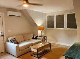Charming Marietta Square Carriage House