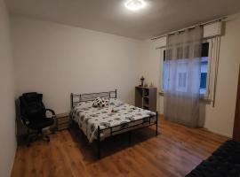Camera "Il Giarasole", hotel v destinaci Pistoia