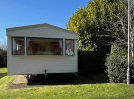 3-Bed Seaside Holiday Home & Parking