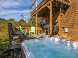 3BR Hot Tub Ocean Views & King Beds Near Beach
