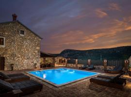 Villa Cupido With Private Pool - Happy Rentals, hotel a Drivenik