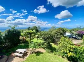 Mountain Retreat Scenic Getaway with BBQ