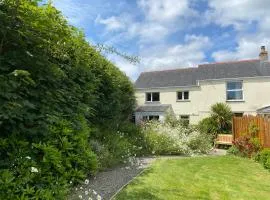 Riverside farm cottage on private wildlife estate 3-bedrooms