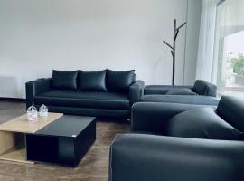 Casa Amplia, hotel in Ambato