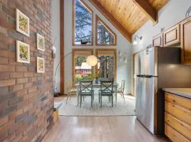 Charming Beach Cabin Close Beach Access