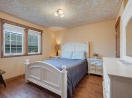 3BR Retreat 8 Blocks to Beach Jacuzzi Tub: Rockaway Beach şehrinde bir otel