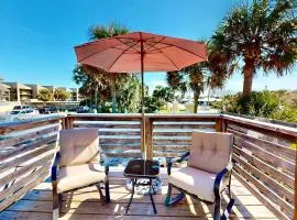 Quaint Beach View St Aug Home - Lasolas