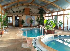 Paraje el Serbal, хотел в Benatae