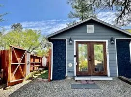 The Modern Blue- Walk to Downtown Prescott