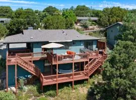 Pine Nest Retreat Saloon and Scenic Views