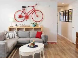 Creek Side Stay 2 miles from downtown and hiking
