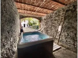 La Cascina Amore con jacuzzi e sauna by Halldis