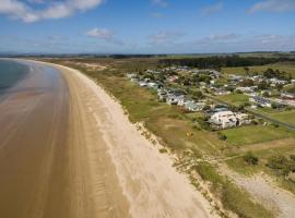 Pyramid beach house, hótel í Karikari Peninsula