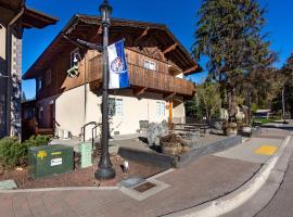 Snowcreek Suite - Aspen - Hot Tub - Kitchenette, villa sihtkohas Leavenworth