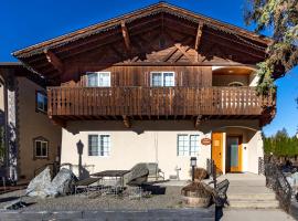 Snowcreek Suite - Cedar - ADA- Hot Tub - Kitchenette, hotel que admite mascotas en Leavenworth