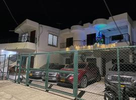 Apartamentos Poseidon, camera con cucina a Cove&ntilde;as