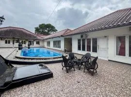 RedDoorz at RCK Megamendung Puncak