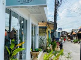 The Tide House -Self Check-In, hotel v destinaci Ban Mo Nae