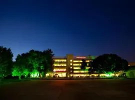 Nanning Hawks Holiday Hotel