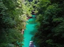 Happy Nook Inn-offer English,Japanese,Korean,Spanish service