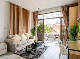 liwei cozy pool villa