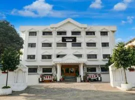 Super Townhouse Subhash Nagar Formerly Royal Palazzo