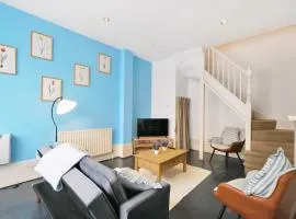 Charming House short Walk to Richmond Station