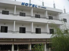 Saint-Philippe Hotel, hotel in Ḩaşrūn