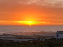 The Cottage at Paradise Found, hotel i Yzerfontein