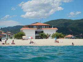Big Dino's Galini, hotel v destinaci Nea Vrasna