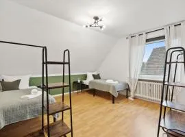 APARTMENT in Isenbüttel - 90m2, 3 Zi, 5 Einzelbetten, Free Coffee, WiFi & Parking - 24h CHECK IN