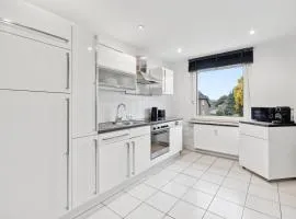 APARTMENT in Isenbüttel - 90m2, 3 Zi, 5 Einzelbetten, Free Coffee, WiFi & Parking - 24h CHECK IN