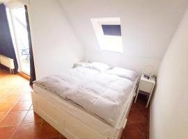 Obj 87 Familiy Ferienhaus für 2-6 Personen 100 m zum Strand, Garten, khách sạn ở Häven