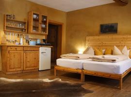 Pension zum Hirschstein, hotel v destinaci Greiz