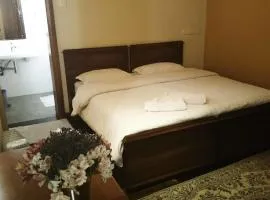 Pawra wood inn