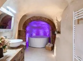 Lajatico Rentals -Grotticella House, SPA Apartment in Peccioli