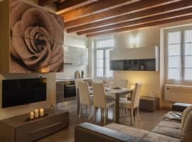 Domus in Como by Rent All Como, hotel in Como