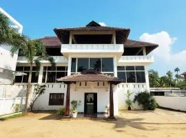 Cherai Beach Palace