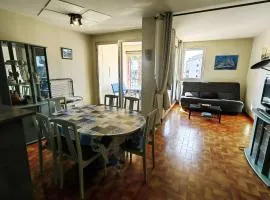 Spacieux T3 avec piscine et parking près du port - FR-1-607-10