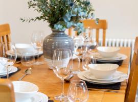 The Dower House at Solsgirth Home Farm, hotel in Dollar