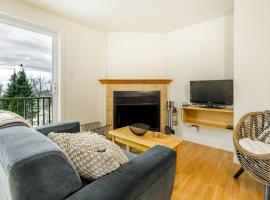 Condo Entre Ciel et Fleuve, 1 CH, Sofa-Lit, Foyer, acomoda&ccedil;&atilde;o em condom&iacute;nio em Petite-Rivi&egrave;re-Saint-Fran&ccedil;ois