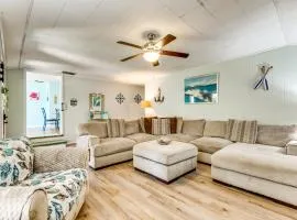 Walk to Beach Fort Walton Coastal Retreat